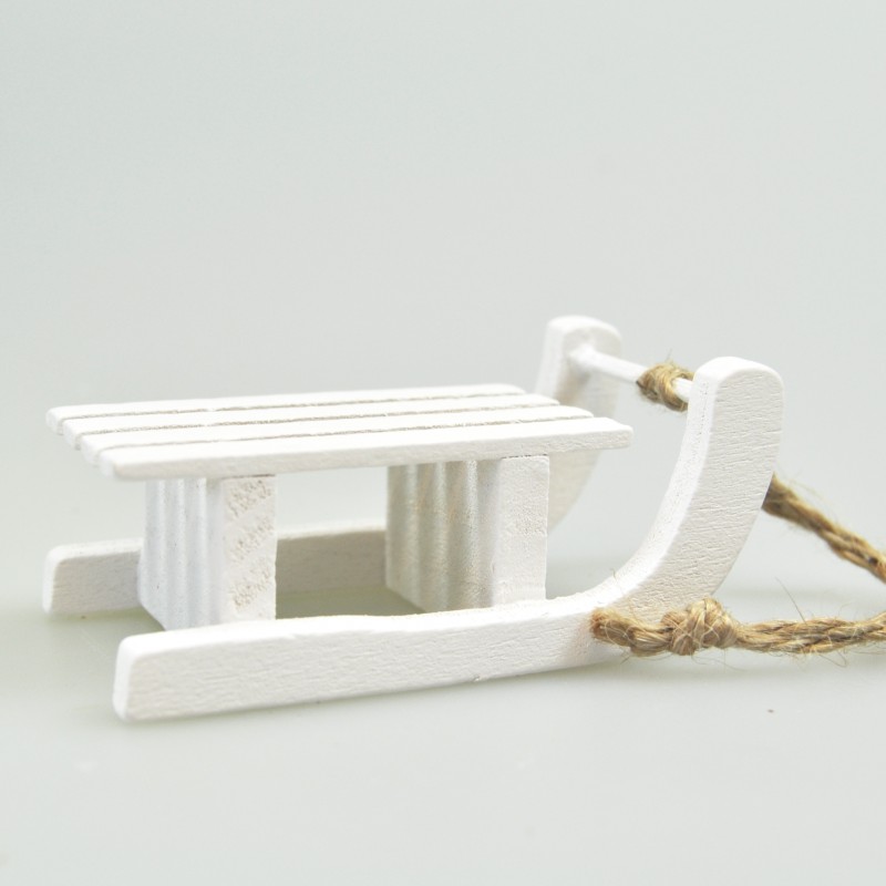 Luge En Bois Deco : Luge en bois blanc ? suspendre – MaPlusBelleDeco.com Luge En Bois Deco : Luge en bois blanc ? suspendre – MaPlusBelleDeco.com