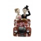 Figurine mariés en voiture rouge