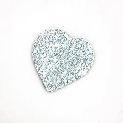Confettis coeur en tissu (x24) métallisé bleu