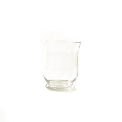 Petit pot en verre transparent