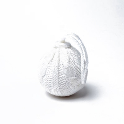 Boule déco en laine blanche